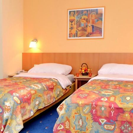 Bellis Hotel Sankt Urban Eksteriør billede